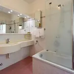 Oswald Hotel 2*