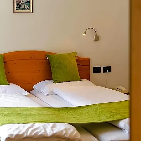 Oswald Hotel 2*